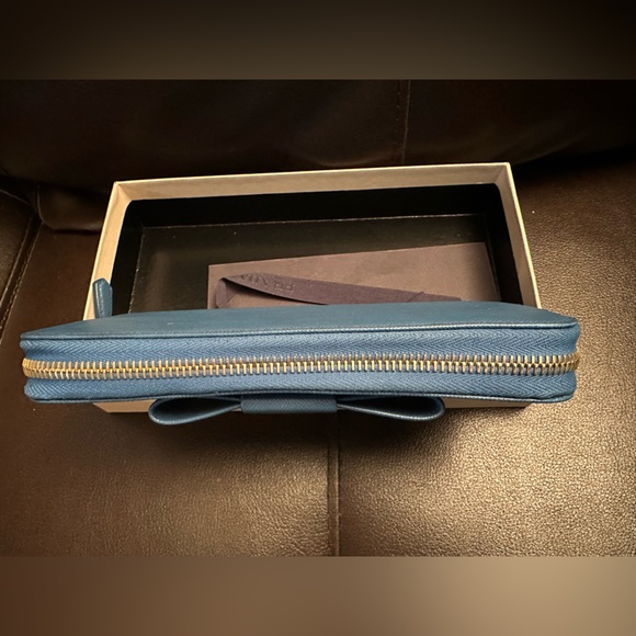 PRADA Long Wallet Saffiano Leather Round Fastener Ribbon Logo - Picture 2 of 4